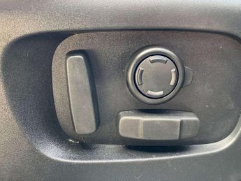 LAND ROVER DISCOVERY SPORT 2.0 D200 Dynamic Hse 5Dr Auto [7 Seat]