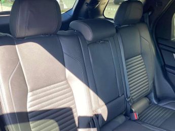 LAND ROVER DISCOVERY SPORT 2.0 D200 Dynamic Hse 5Dr Auto [7 Seat]