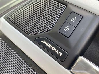 LAND ROVER DEFENDER 3.0 D300 X-Dynamic Se 110 5Dr Auto [7 Seat]