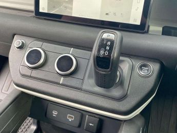 LAND ROVER DEFENDER 3.0 D250 Hard Top Se Auto