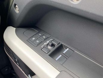 LAND ROVER DEFENDER 3.0 D250 Hard Top Se Auto