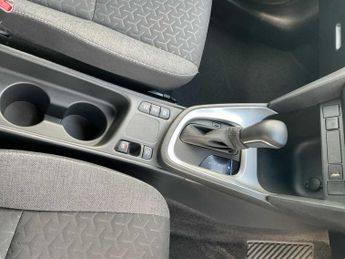 TOYOTA YARIS CROSS 1.5 Hybrid Design 5Dr Cvt