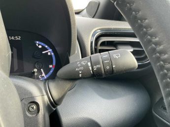 TOYOTA YARIS CROSS 1.5 Hybrid Design 5Dr Cvt