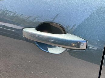 DACIA DUSTER 1.6 Hybrid 140 Extreme 5Dr Auto