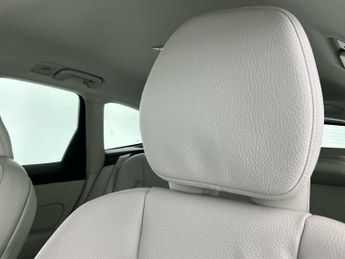VOLVO XC60 2.0 B4P Plus Dark 5Dr Geartronic