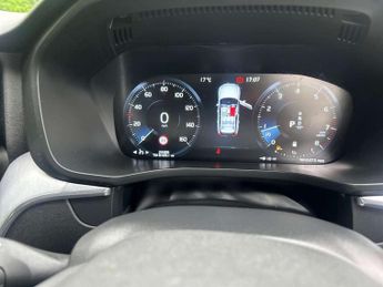 VOLVO XC60 2.0 B5P [250] Momentum 5Dr Geartronic