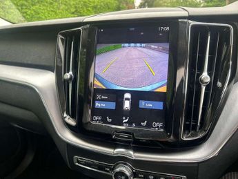 VOLVO XC60 2.0 B5P [250] Momentum 5Dr Geartronic