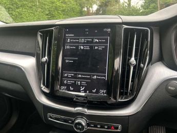 VOLVO XC60 2.0 B5P [250] Momentum 5Dr Geartronic