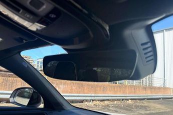 VOLVO XC40 2.0 B4P Ultimate Dark 5Dr Auto