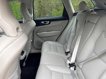 VOLVO XC60 2.0 B4D Plus Dark 5Dr Awd Geartronic