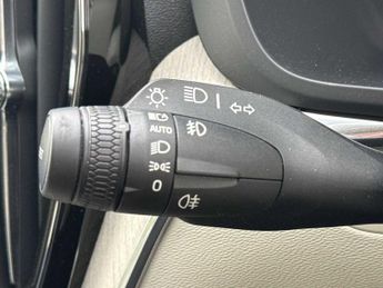 VOLVO XC60 2.0 B4D Plus Dark 5Dr Awd Geartronic