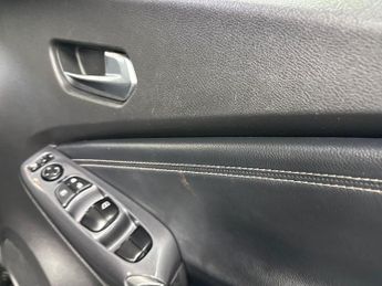 NISSAN JUKE 1.6 N-Connecta Suv 5Dr Petrol Hybrid Auto Euro 6 (143 Ps)