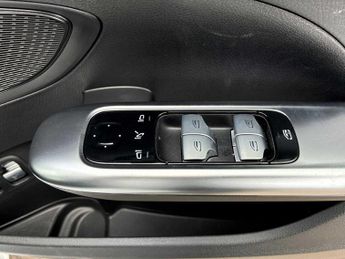 MERCEDES-BENZ C CLASS C300E Amg Line 4Dr 9G-Tronic