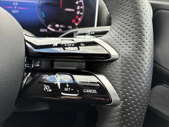 MERCEDES-BENZ C CLASS C300E Amg Line 4Dr 9G-Tronic