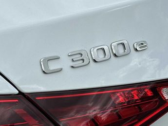 MERCEDES-BENZ C CLASS C300E Amg Line 4Dr 9G-Tronic