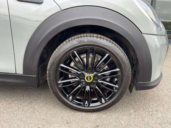 MINI HATCHBACK 135Kw Cooper S Level 2 33Kwh 3Dr Auto