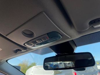 FORD FIESTA 1.6 Titanium Hatchback 5Dr Petrol Powershift Euro 5 (105 Ps)