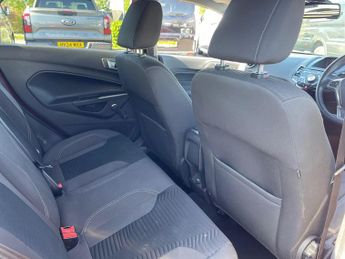FORD FIESTA 1.6 Titanium Hatchback 5Dr Petrol Powershift Euro 5 (105 Ps)