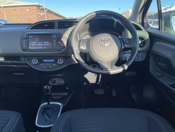 TOYOTA YARIS 1.5 Hybrid Icon Tech 5Dr Cvt
