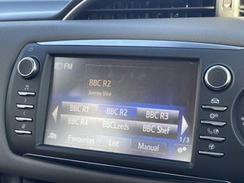 TOYOTA YARIS 1.5 Hybrid Icon Tech 5Dr Cvt