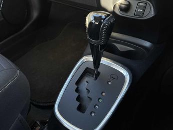 TOYOTA YARIS 1.5 Hybrid Icon Tech 5Dr Cvt