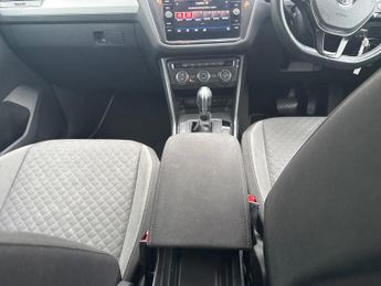 VOLKSWAGEN TIGUAN 1.5 Tsi Evo Se Navigation Suv 5Dr Petrol Dsg Euro 6 (S/S) (150 P