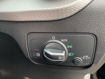 AUDI Q2 35 Tfsi Sport 5Dr S Tronic [C+S]