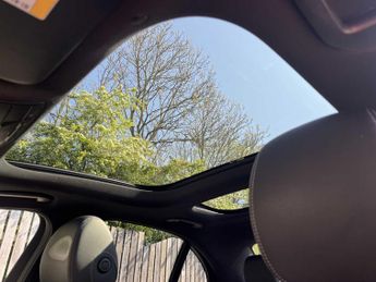 MERCEDES-BENZ E CLASS E300De Amg Line Premium Plus 4Dr 9G-Tronic