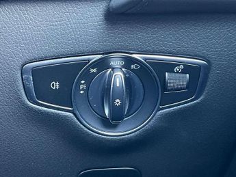 MERCEDES-BENZ EQC Eqc 400 300Kw Amg Line Premium 80Kwh 5Dr Auto