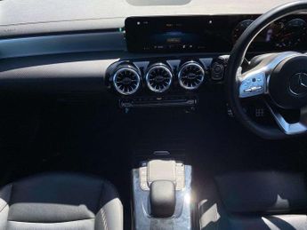MERCEDES-BENZ CLA Cla 200 Amg Line Premium 5Dr Tip Auto
