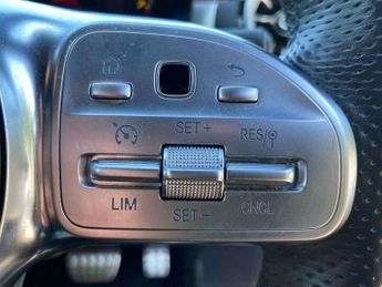 MERCEDES-BENZ CLA Cla 200 Amg Line Premium 5Dr Tip Auto