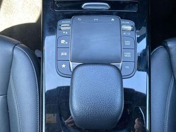 MERCEDES-BENZ CLA Cla 200 Amg Line Premium 5Dr Tip Auto