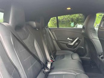MERCEDES-BENZ CLA Cla 200 Amg Line Executive 5Dr Tip Auto