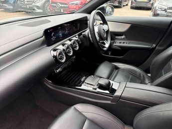 MERCEDES-BENZ CLA Cla 200 Amg Line Executive 5Dr Tip Auto