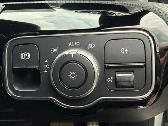 MERCEDES-BENZ CLA Cla 200 Amg Line Executive 5Dr Tip Auto