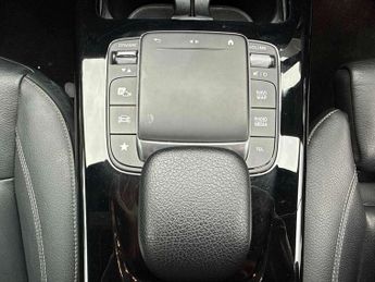 MERCEDES-BENZ CLA Cla 200 Amg Line Executive 5Dr Tip Auto