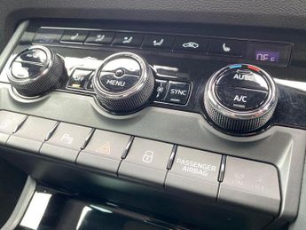 SKODA KAROQ 2.0 Tsi Sportline Suv 5Dr Petrol Dsg 4Wd Euro 6 (S/S) (190 Ps)