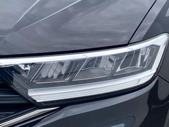 VOLKSWAGEN T-ROC 1.5 Tsi Life Suv 5Dr Petrol Dsg Euro 6 (S/S) (150 Ps)
