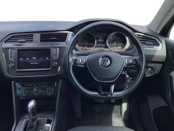 VOLKSWAGEN TIGUAN 2.0 Tdi Bluemotion Tech Se Navigation Suv 5Dr Diesel Dsg 4Motion
