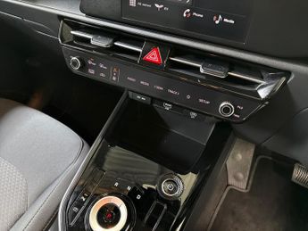 KIA NIRO 150Kw 2 Nav 65Kwh 5Dr Auto