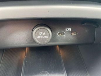 VOLVO XC40 2.0 B3P Plus Dark 5Dr Auto