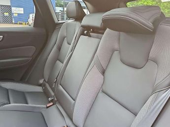 VOLVO XC60 2.0 T6 Recharge Phev R Design 5Dr Awd Auto
