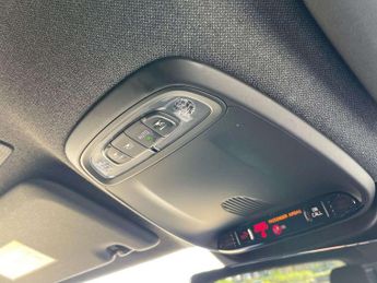 VOLVO XC40 1.5 T3 [163] R Design 5Dr Geartronic