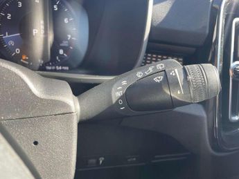 VOLVO XC40 1.5 T3 [163] R Design 5Dr Geartronic