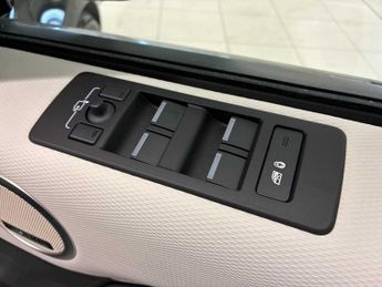 LAND ROVER DISCOVERY 3.0 D350 Dynamic Hse 5Dr Auto