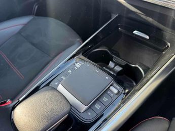 MERCEDES-BENZ EQA Eqa 250 140Kw Amg Line 66.5Kwh 5Dr Auto