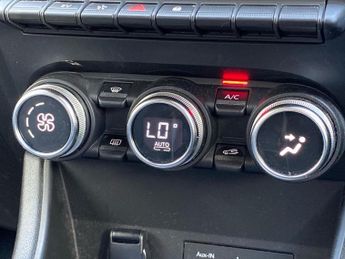 RENAULT CAPTUR 1.6 E-Tech Techno Suv 5Dr Petrol Hybrid Auto Euro 6 (S/S) (145 P