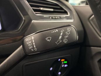 VOLKSWAGEN TIGUAN ALLSPACE 1.5 Tsi Life Suv 5Dr Petrol Dsg Euro 6 (S/S) (150 Ps)