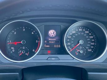 VOLKSWAGEN TIGUAN 2.0 Tdi Match Suv 5Dr Diesel Dsg 4Motion Euro 6 (S/S) (150 Ps)