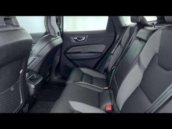 VOLVO XC60 2.0 B5P R Design 5Dr Geartronic